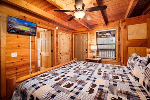 4 bedrooms, free WiFi, bed sheets - Our Nest - Hot Tub Time, Game Nights, Scenic Barbecues & Chats by the Fireplace (Sevierville)