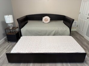 1 Schlafzimmer, Bügeleisen/Bügelbrett, kostenloses WLAN, Bettwäsche