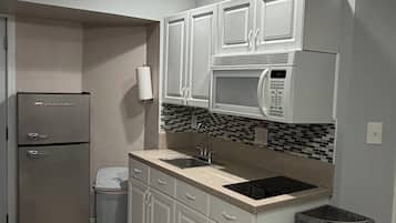 Fridge, microwave, coffee/tea maker, toaster