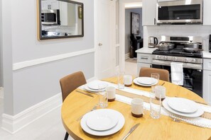 Dining - Spacious 3 Bedroom | Steps to Bus to NYC + Views (West New York)