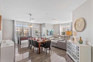 Smart TV - 4816-303 Family-Friendly 3BR Condo at Vista Cay (Orlando)
