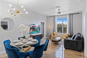 Interior - 4862-304 Clean, Modern Condo with Resort Amenities (Orlando)