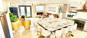 Rocky Mtn Retreat • Sleeps 18 • 8 beds • Hot Tub • Sauna• Arcades • AC