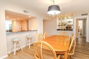 Dining - Barefoot 211 Direct Oceanfront 2/2 (St. Augustine)