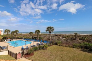 A heated pool - Barefoot 211 Direct Oceanfront 2/2 (St. Augustine)