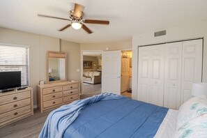 2 bedrooms, iron/ironing board, free WiFi, bed sheets - Ocean Village Club F21 (St. Augustine)