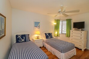 Iron/ironing board, free WiFi, bed sheets - Ocean Village Club Condo J26 (St. Augustine)