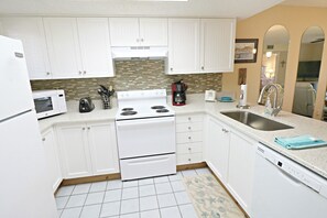 Fridge, microwave, oven, stovetop - Ocean Village Club Condo K16 (St. Augustine)