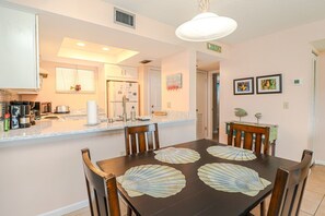 Dining - Ocean Village Club Condo N25 (St. Augustine)
