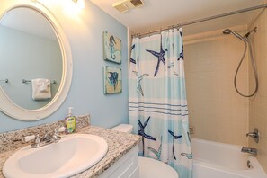 Shower, hair dryer, towels - Ocean Village Club O21 (St. Augustine)