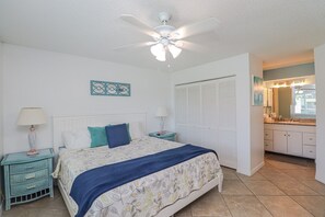 Iron/ironing board, free WiFi, bed sheets - Ocean Village Club O21 (St. Augustine)