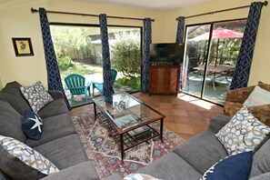TV - SABTR 1001--Two Bedroom Villa Near Ocean & Heated Swimming Pool (St. Augustine)