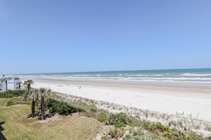 On the beach - Sand Dollar 1-408 3BR Oceanfront 4th floor, Amazing Views (St. Augustine)