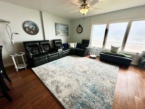 TV - Sand Dollar 3-304 3BR Direct Oceanfront (St. Augustine)
