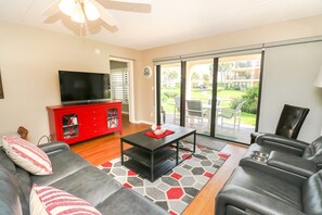 TV - Sea Place 12113-Beautiful Ground Floor 3 Bedroom Condo Just Steps To the Beach! (St. Augustine)