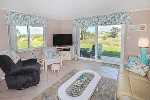 TV - Spanish Trace 117 Just steps to Beach and Pool! (St. Augustine)