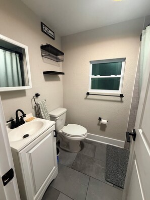 Towels, soap, shampoo, toilet paper