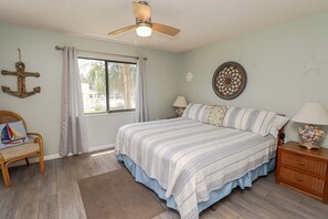 Iron/ironing board, free WiFi, bed sheets - Ocean Village Club G24 Two Bedroom Condo Near Pool in Gated Community (St. Augustine)