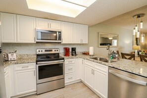 Fridge, microwave, oven, stovetop - Ocean Village Club G24 Two Bedroom Condo Near Pool in Gated Community (St. Augustine)