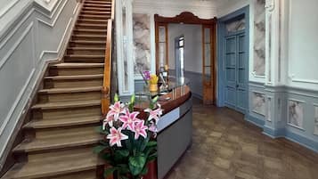 Casa Standard, dormitorio misto, non fumatori, bagno condiviso | Area soggiorno | Smart TV 43 pollici con canali digitali