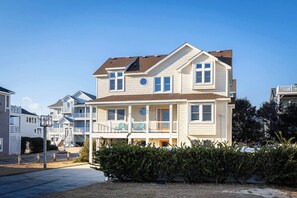 Exterior - Corolla 7BR with Heated Pool & Spa, 1 min to beach! (Corolla)