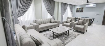 Executive 1-Bedroom Townhome modern Comfort in Kumasi