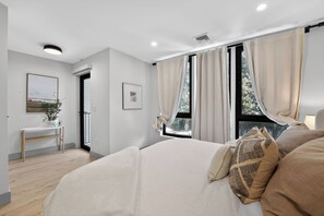 2 bedrooms, desk, iron/ironing board, free WiFi