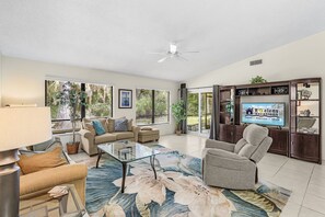 Interior - Tranquil Sarasota Retreat Near Beaches, Pool & Nature Escape - Timberwood Villa #183 - Roelens (Sarasota)