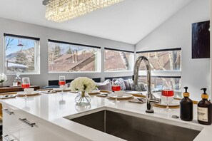 Interior - East Vail Escape - Mountain Views & Shared Hot Tub (Vail)