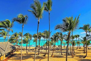 On the beach - Beach Villa Azure with Jacuzzi and private Pool (Punta Cana)