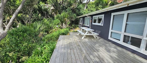 屋外ダイニングエリア