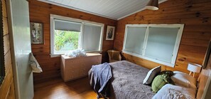 3 bedrooms, bed sheets - Beachfront Property in Private Bay with only 12 houses and private beach access. (Matapouri)