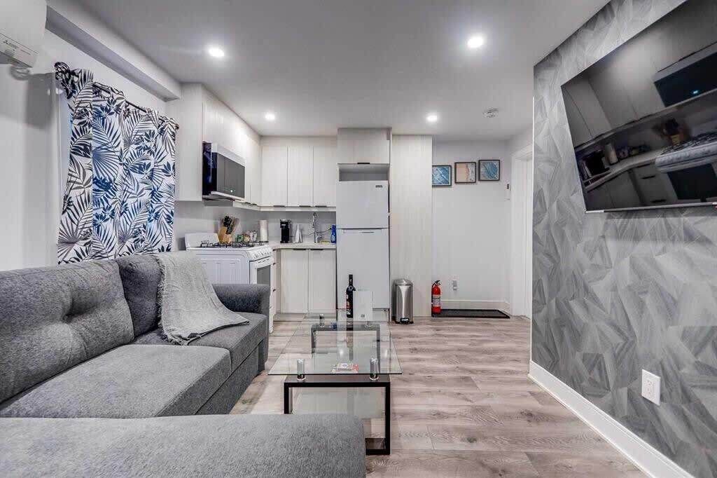 テレビ、書斎 / ワークスペース