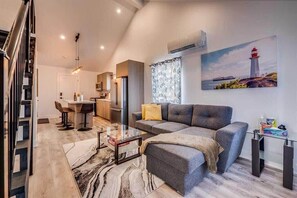 テレビ、書斎 / ワークスペース