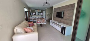 Smart TV - 5 SUITES CASA CREME 3 - CENTER OF PORTO DE GALINHAS - "Mr. Valdo's Little House" (Ipojuca)