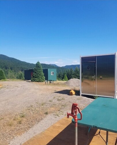 Hot tub! Christmas tree heaven experience