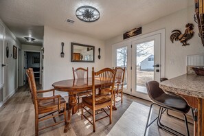Dining - Quiet, comfortable & extensively updated - 2 bedroom (Ada)
