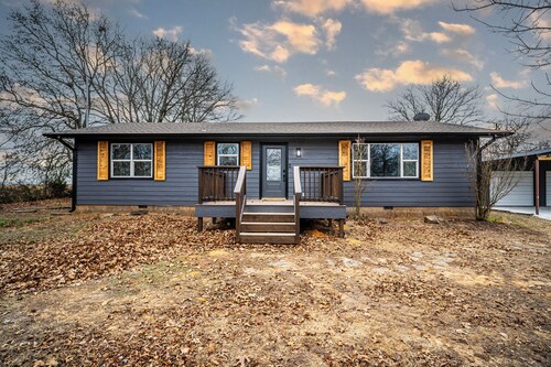 Quiet, comfortable & extensively updated - 2 bedroom