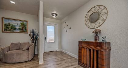 Quiet, comfortable & extensively updated - 2 bedroom