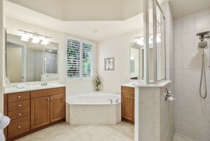 Shower, hair dryer, towels - Vivere | Gated Community, Naples Pool Home, Near Beach (Naples)
