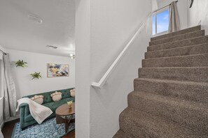 Interior - Luxury3bCondo DTAlhambra Near Starbucks, Pasadena, DTLA Free 2parking. (Alhambra)