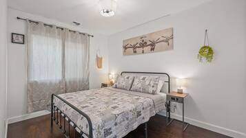 熨斗/熨衫板、Wi-Fi、床單