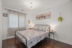 Iron/ironing board, WiFi, bed sheets - Luxury3bCondo DTAlhambra Near Starbucks, Pasadena, DTLA Free 2parking. (Alhambra)