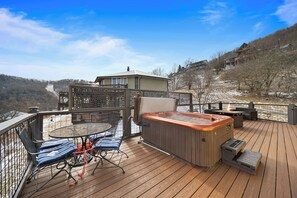 Terrace/patio - Pet-Friendly Seven Devils Home: Huge Views + Hot Tub + Fire Table (Seven Devils)