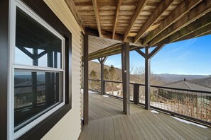 Terrace/patio - Pet-Friendly Seven Devils Home: Huge Views + Hot Tub + Fire Table (Seven Devils)