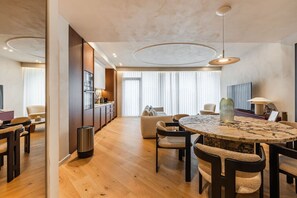 House - Lakeside Luxe Apartment 2BR Prime Location (Tirana)
