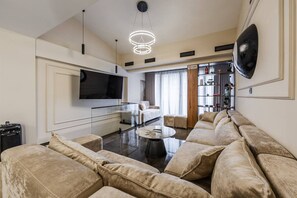 House - Miracle No 8 Central Modern Duplex (Tirana)