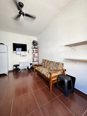 Living area - Cozy and Functional Studio Apartment - Praia Grande - Ocian (Praia Grande)
