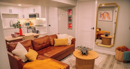 Full kitchen + TV Subscriptions + Luxurious bed