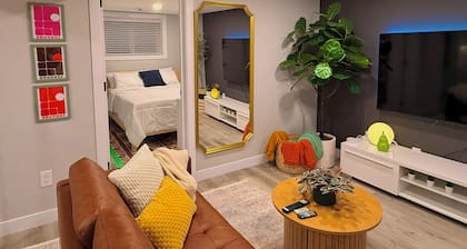 Full kitchen + TV Subscriptions + Luxurious bed